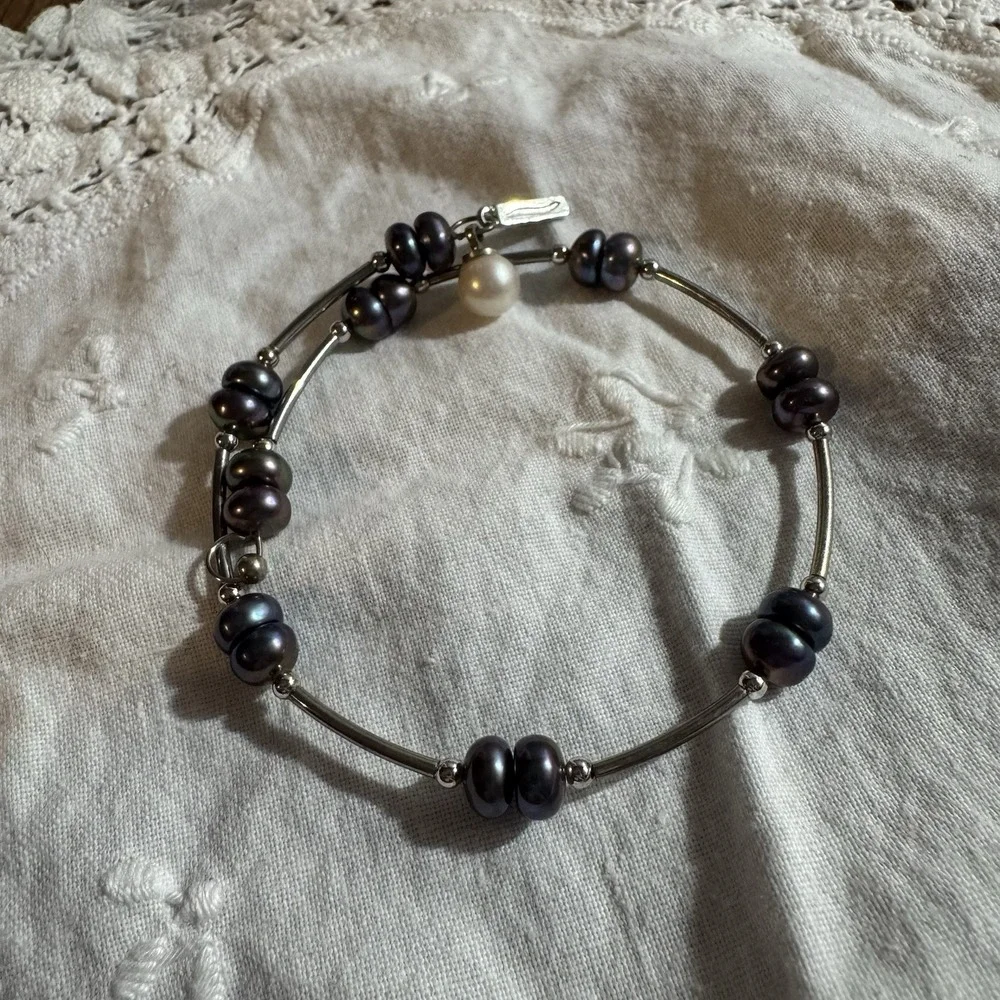 Vantel Pearls Silver Wrap Bracelet.‎